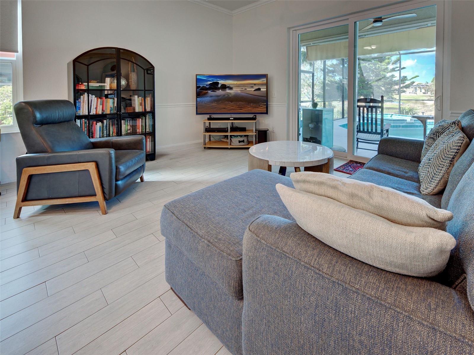 WOODMERE LAKES - Residential