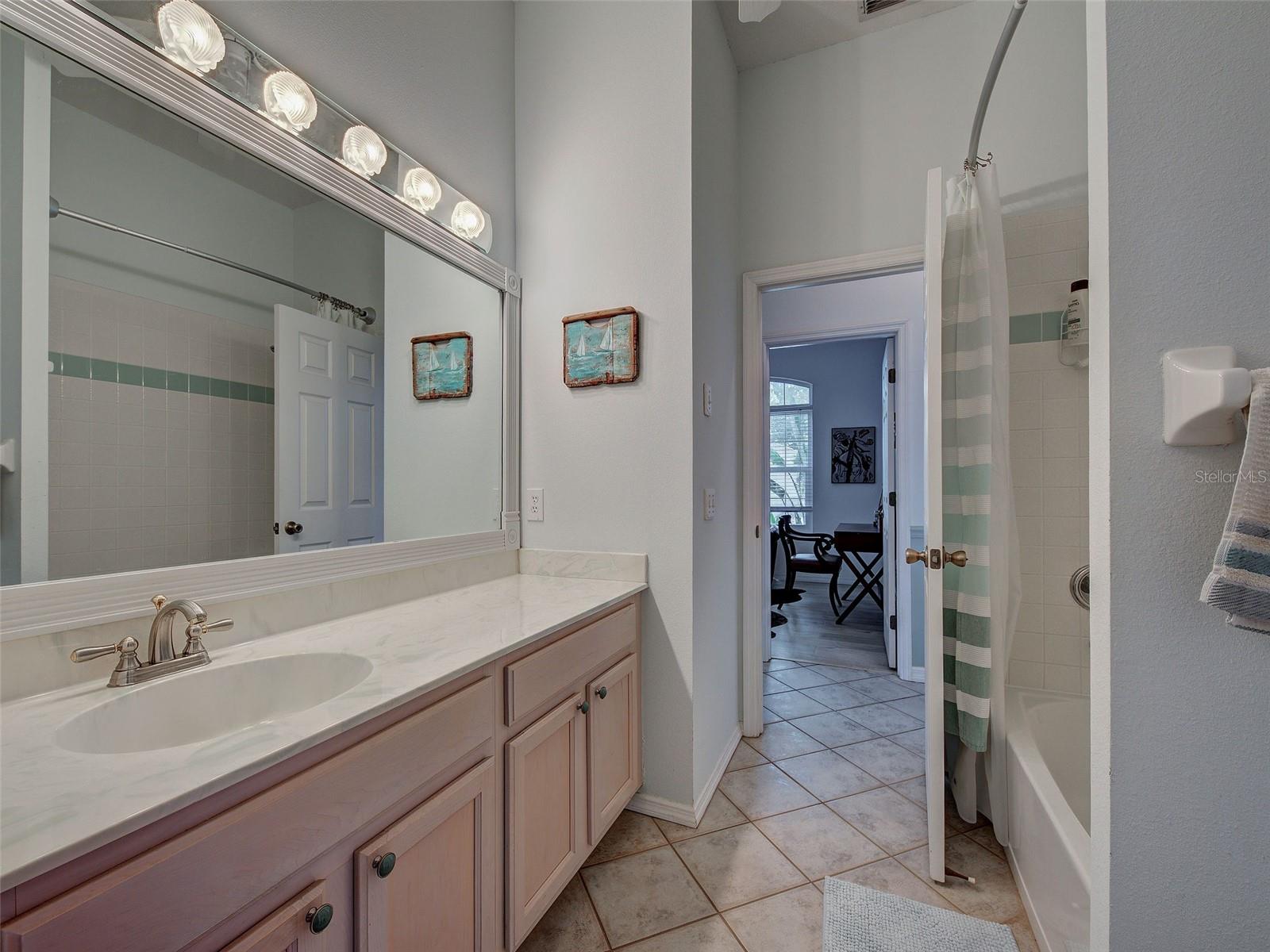 WOODMERE LAKES - Residential