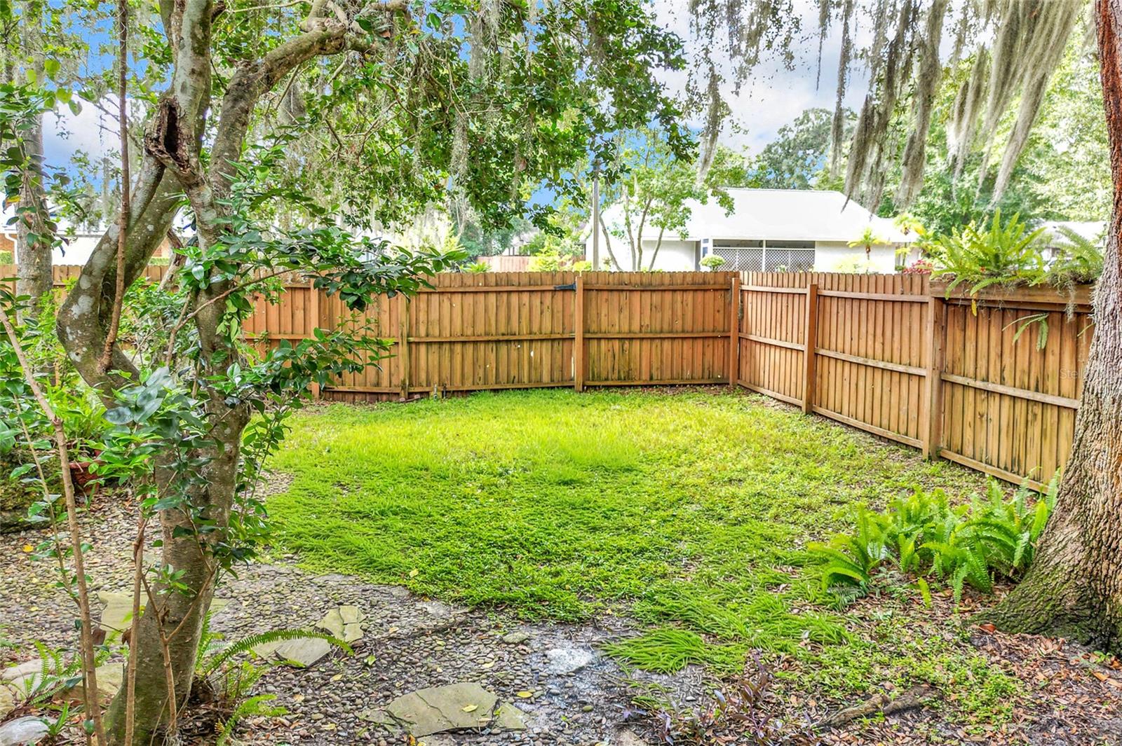 COUNTRY LANE - Residential
