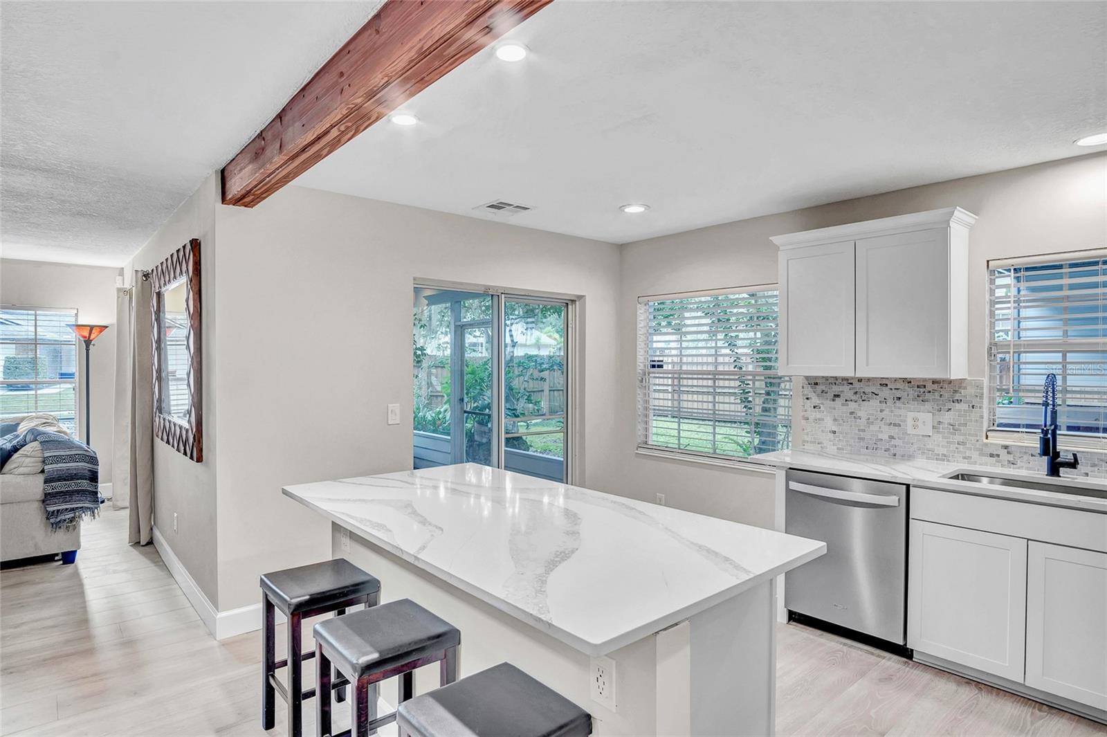 COUNTRY LANE - Residential