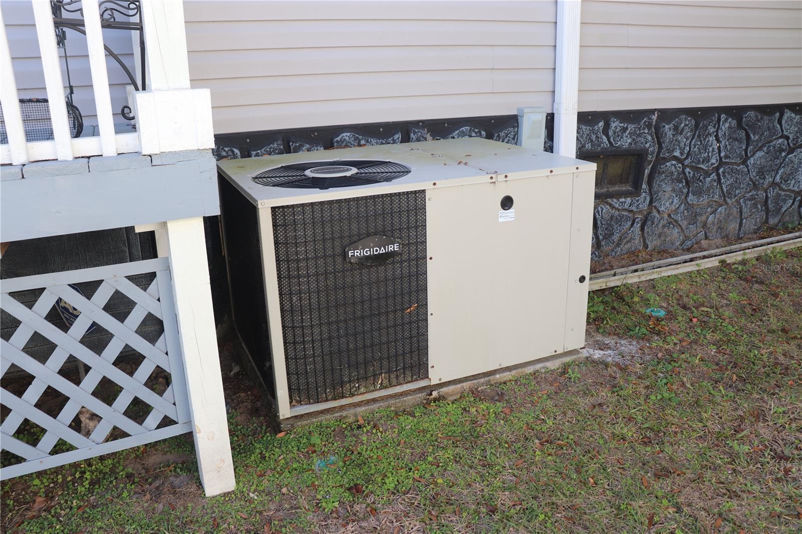 RIVER RETREATS - Residential