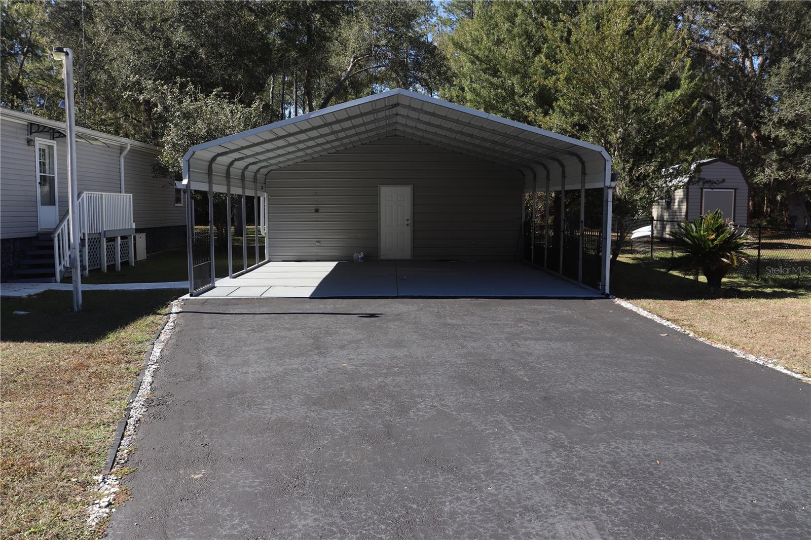 RIVER RETREATS - Residential