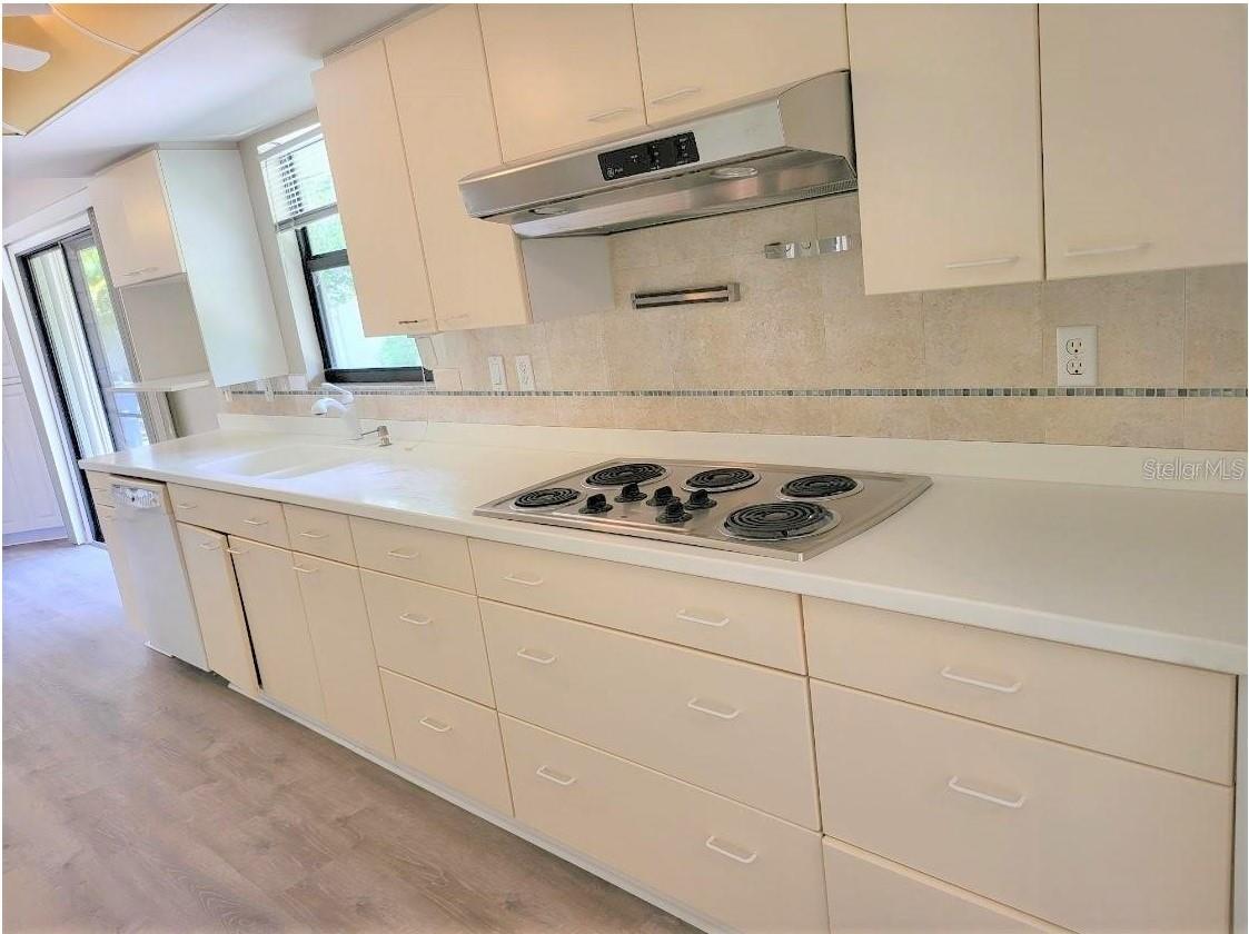 QUAIL OAKS - Residential Lease