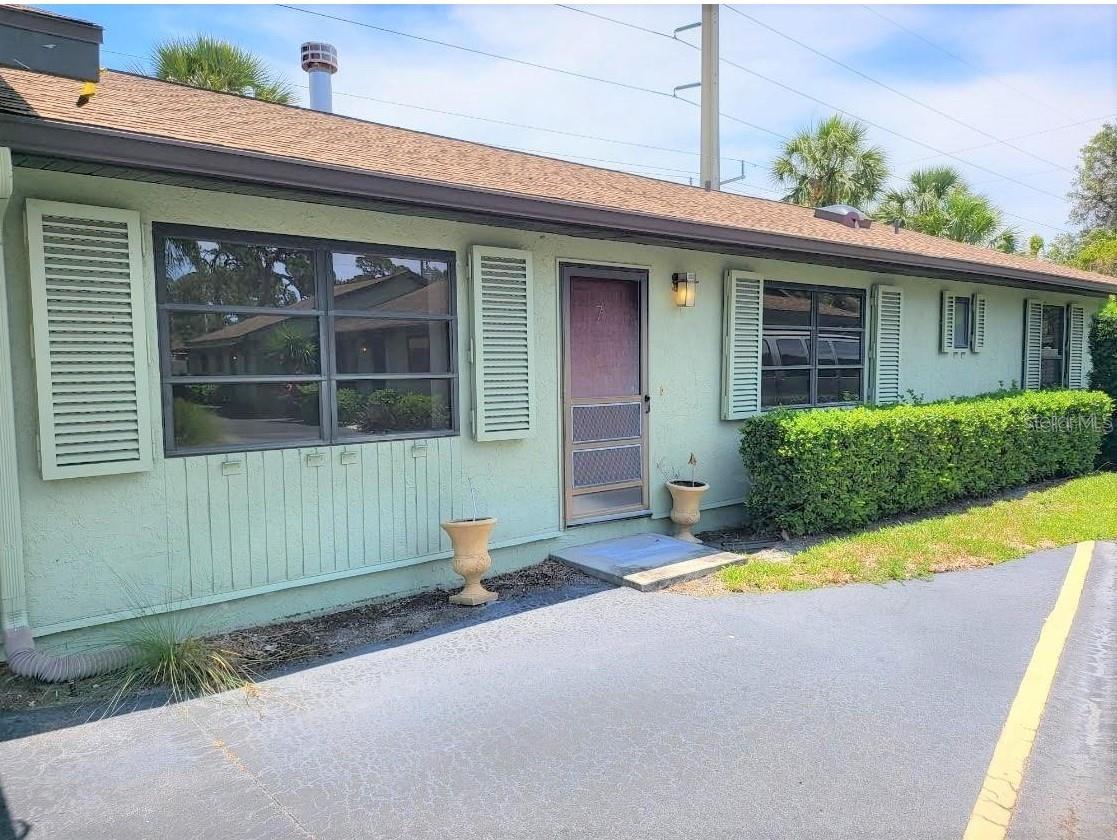 ANNUAL RENTS ONLY - LARGEST UNIT IN THE EIGHT UNIT COMMUNITY! WELCOME TO THE HIGHLY DESIRABLE 55+ COMMUNITY OF QUAIL OAKS, ONE OF NOKOMIS BEST KEPT SECRET! 2 BEDROOM/2 BATH/CARPORT PLUS STORAGE UNIT AVAILABLE NOW. BRIGHT AND OPEN FLOOR PLAN FEATURING, LUXURY VINYL THROUHOUT, SOLID SURFACE COUNTERTOP, FIREPLACE, CATHEDRAL CEILINGS, SKYLIGHT, LARGE PRIVATE PATIO IN THE BACK COMPLETE WITH TROPICAL VEGETATION AND FENCE. LOOKING TO BE CLOSE TO THE BEACH? THIS IS IT! 2.2 SHORT MILES TO THE PRISTINE NOKOMIS BEACH, SHORT MINUTES TO SARASOTA'S AMAZING SHOPPING, DINING AND ENTERTAINEMENT. SCHEDULE YOUR SHOWING TODAY! THIS ONE WILL NO LAST LONG!