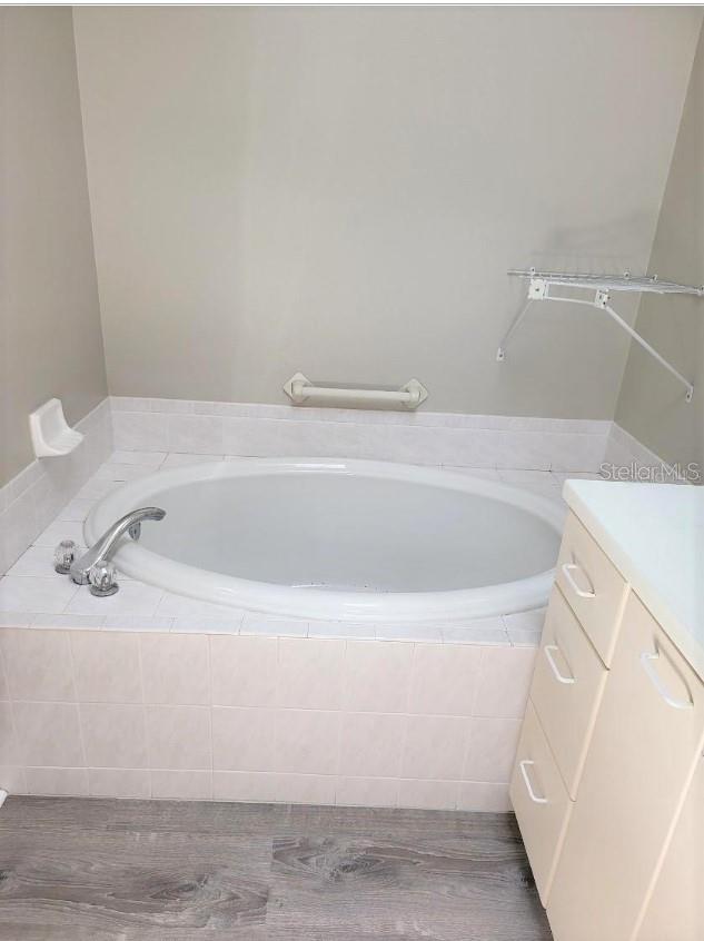 QUAIL OAKS - Residential Lease