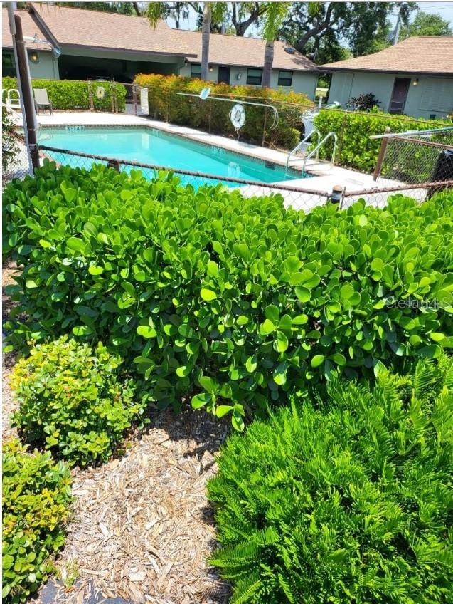 QUAIL OAKS - Residential Lease
