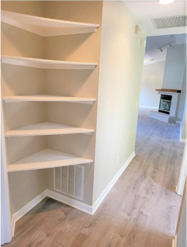 QUAIL OAKS - Residential Lease