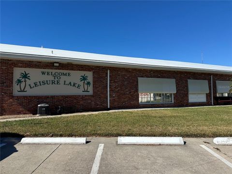 A home in PALMETTO