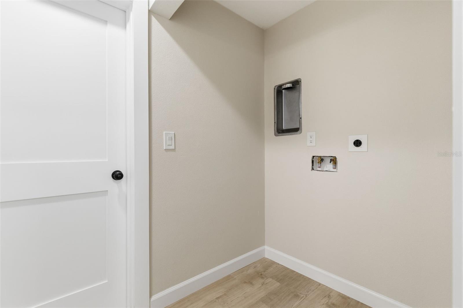 MEADOWS THE 1ST ADD - Residential