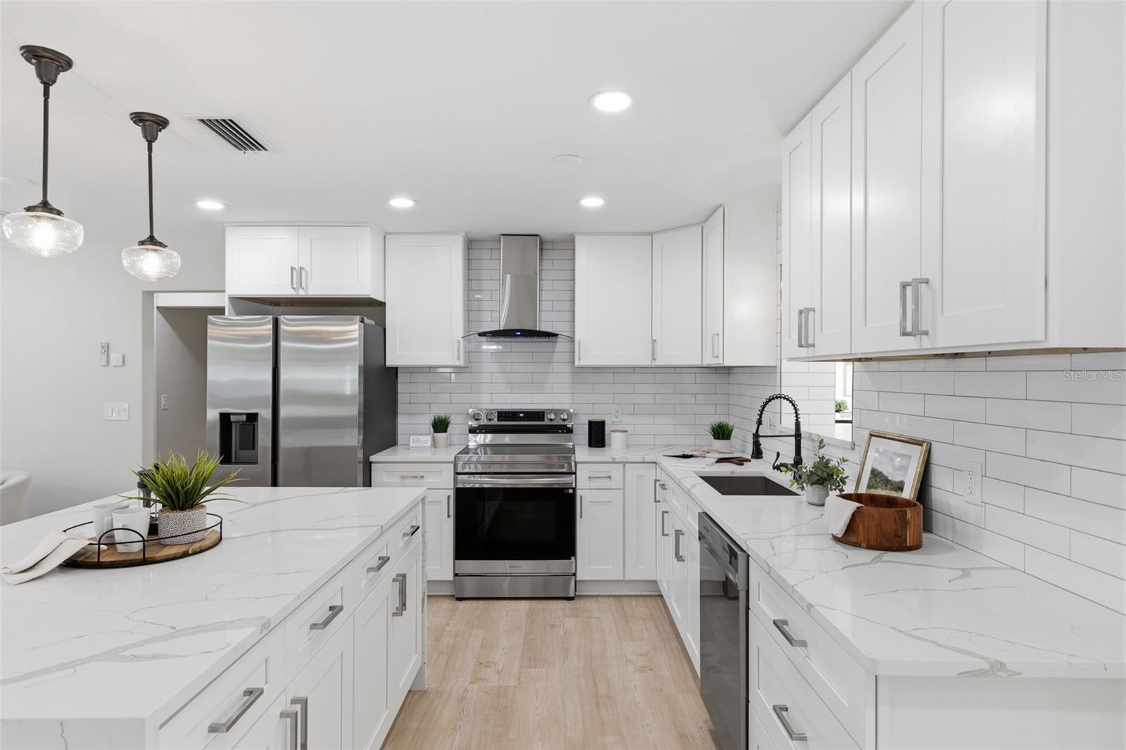 MEADOWS THE 1ST ADD - Residential