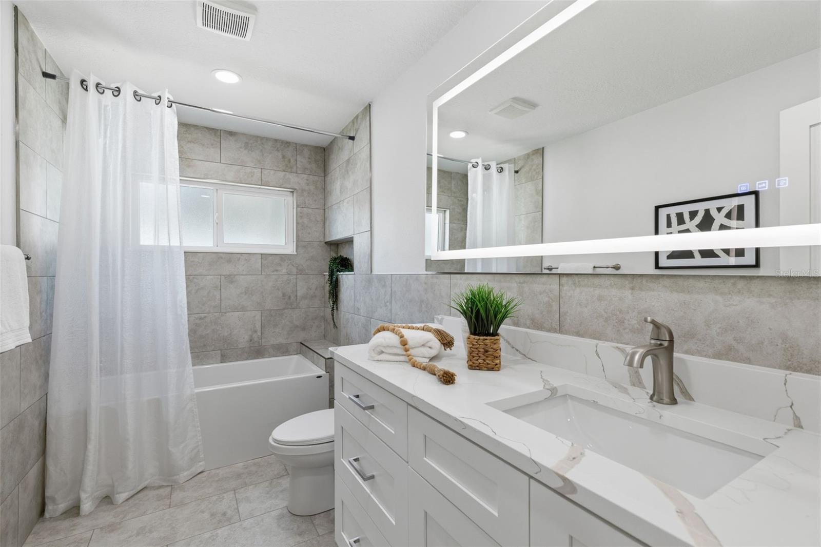 MEADOWS THE 1ST ADD - Residential