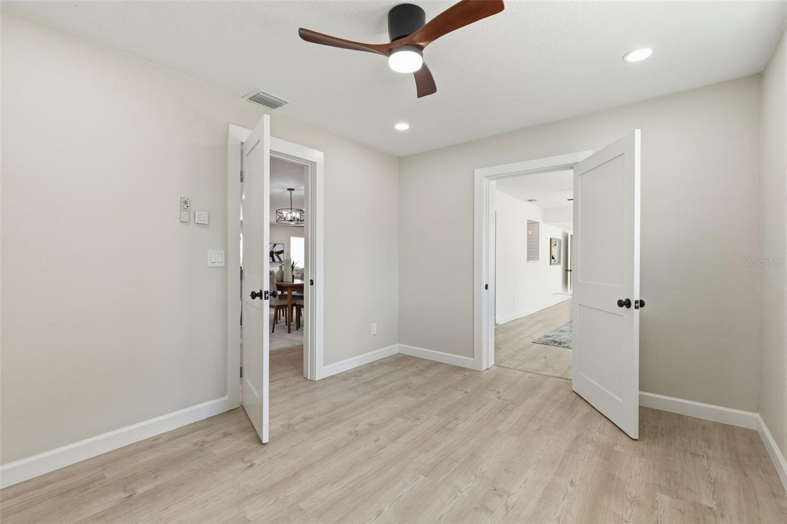 MEADOWS THE 1ST ADD - Residential