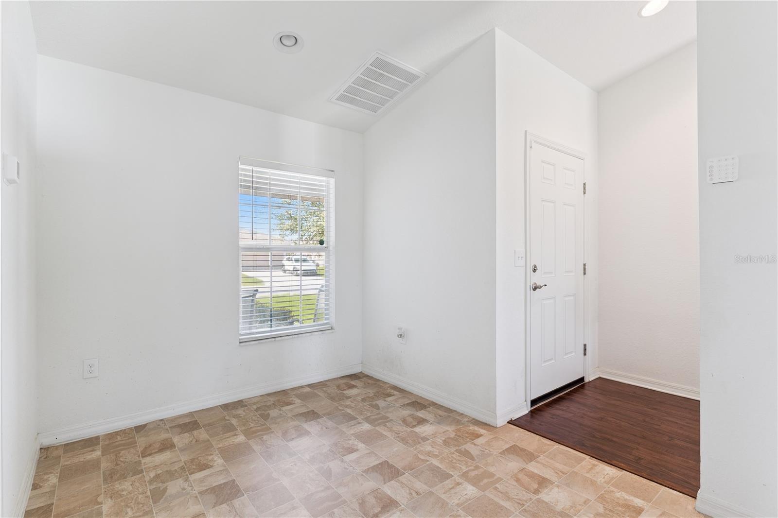 SOLIS GARDENS - Residential