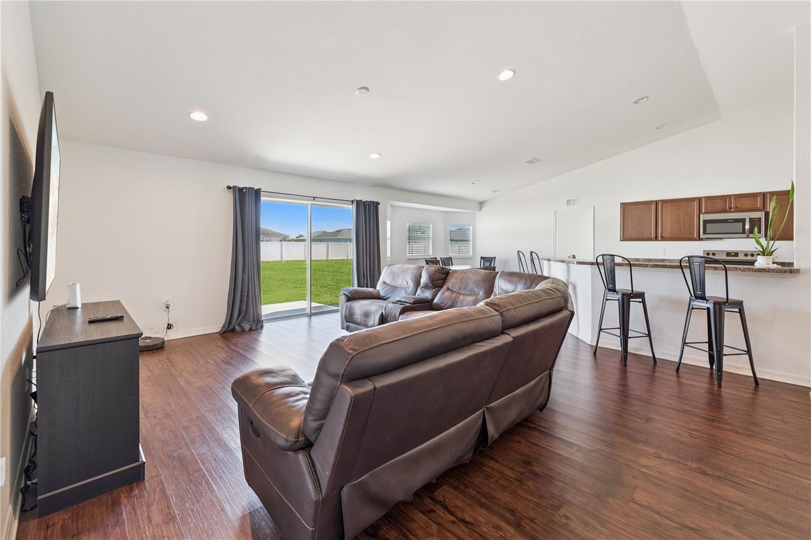 SOLIS GARDENS - Residential