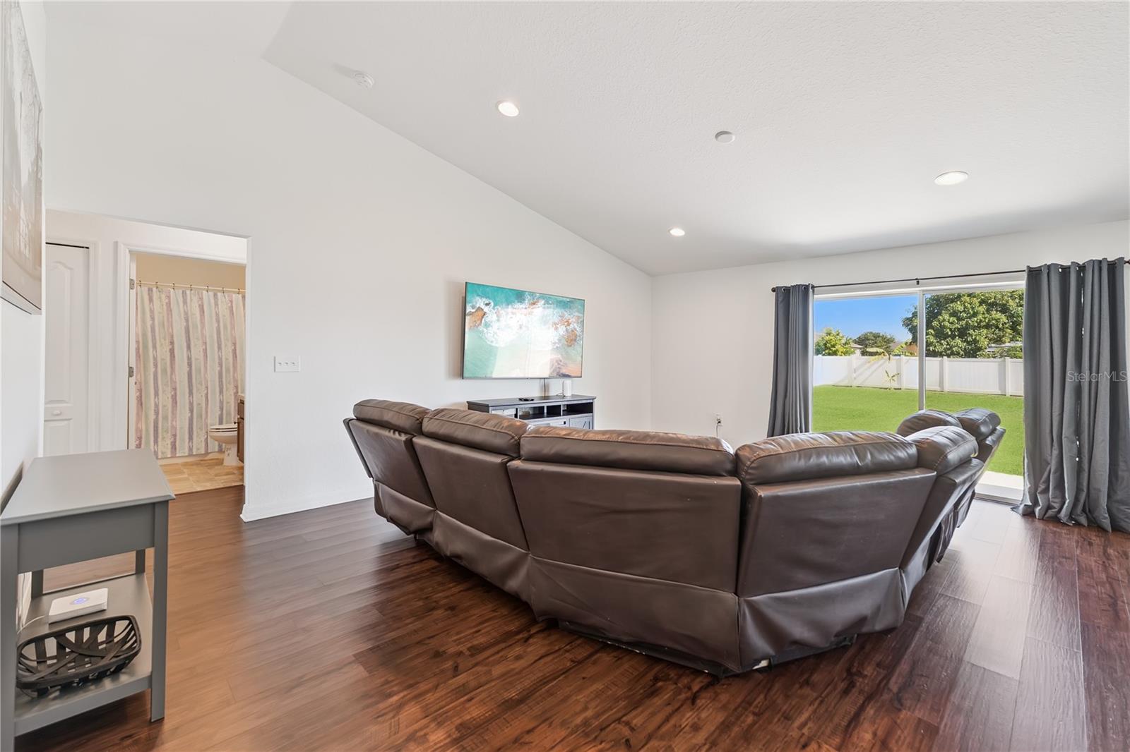 SOLIS GARDENS - Residential