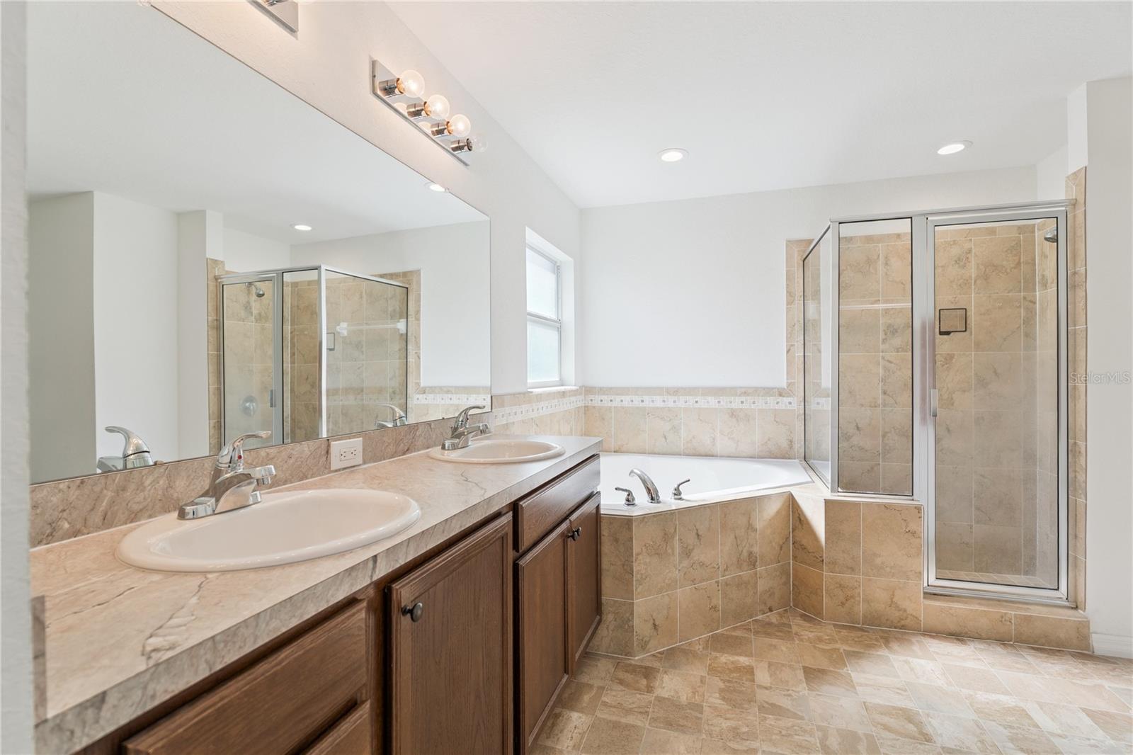 SOLIS GARDENS - Residential