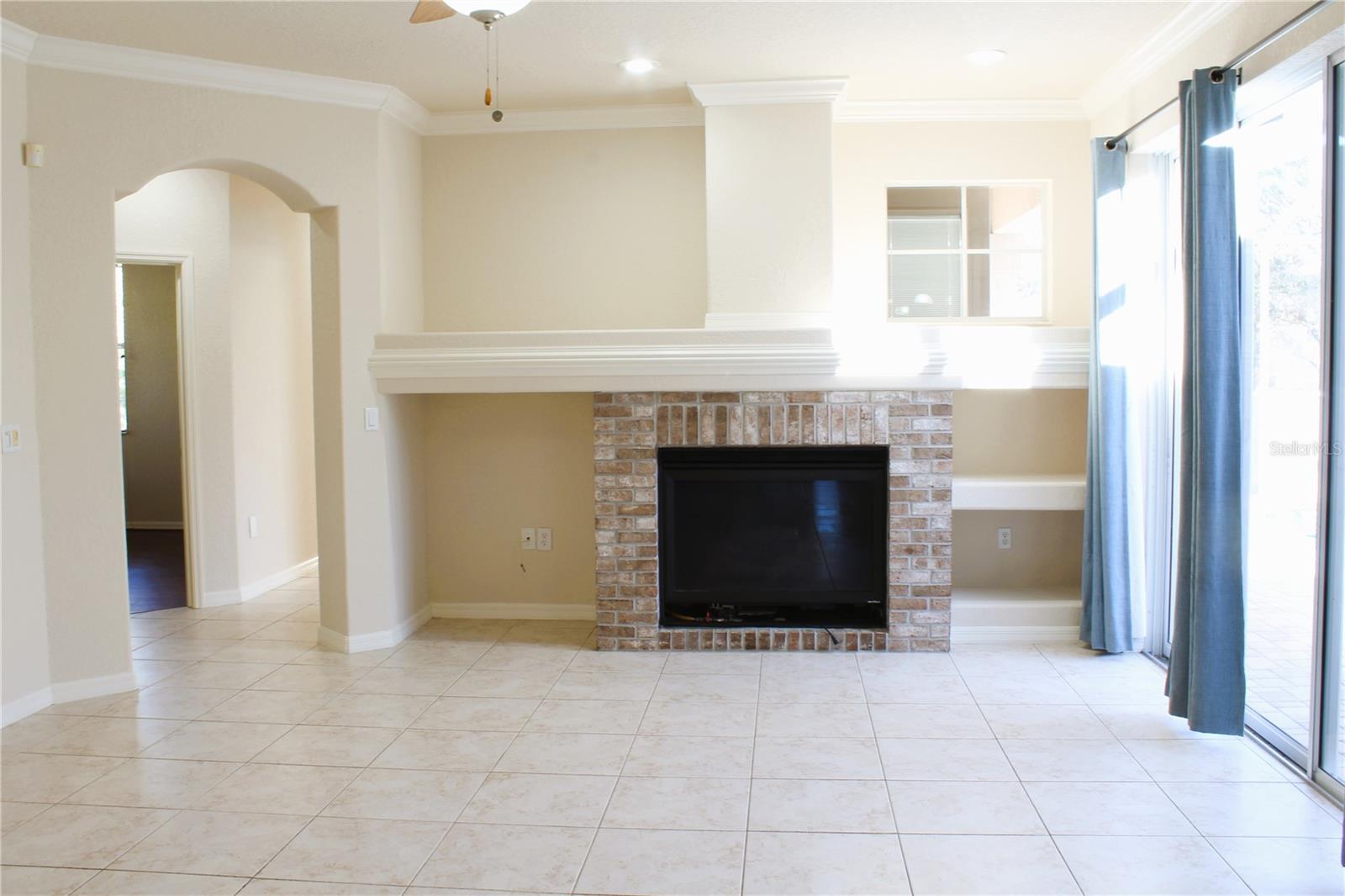 ROYAL HIGHLANDS - Residential