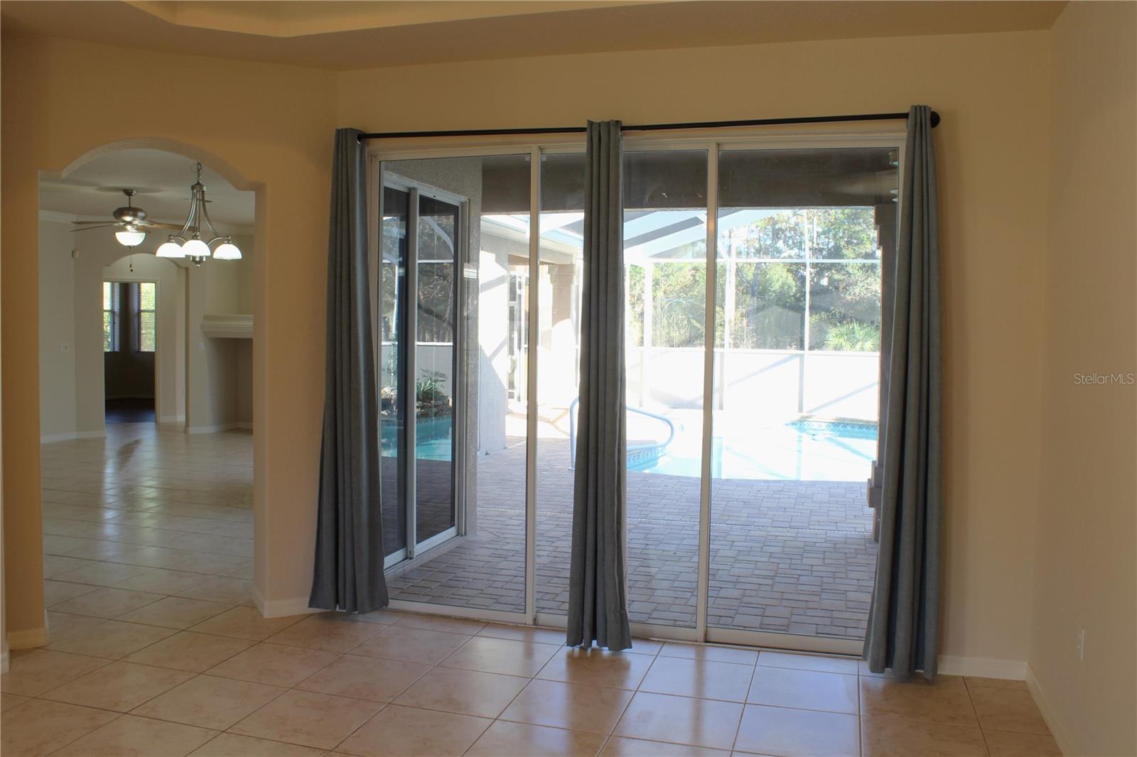 ROYAL HIGHLANDS - Residential