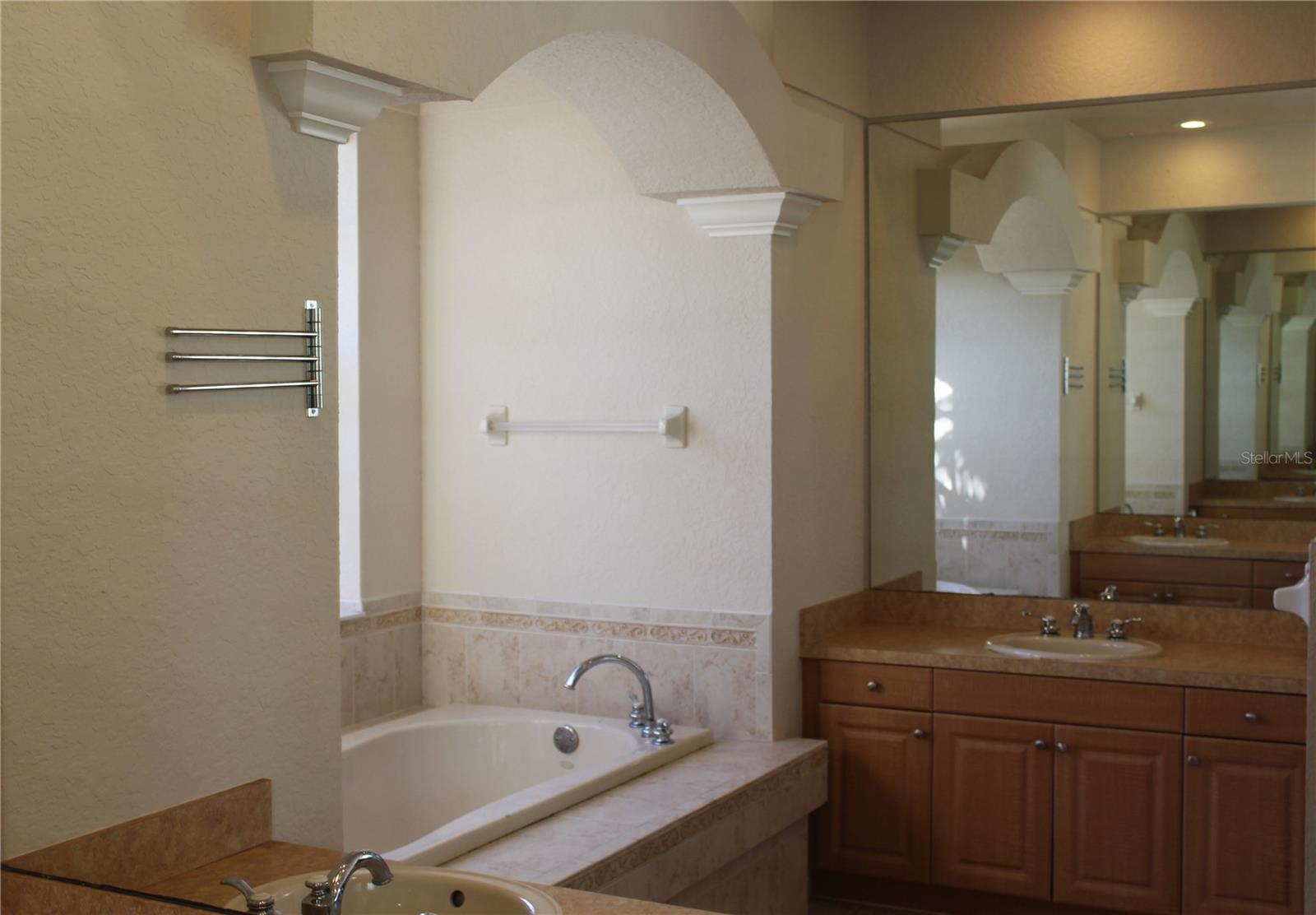 ROYAL HIGHLANDS - Residential