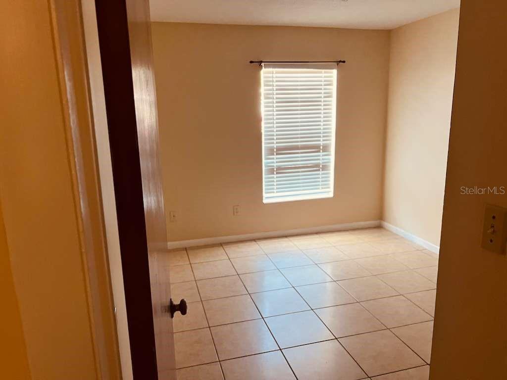 OAK HILL MANOR - Residential Lease