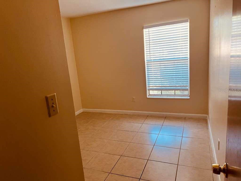 OAK HILL MANOR - Residential Lease