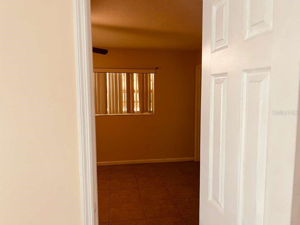 OAK HILL MANOR - Residential Lease