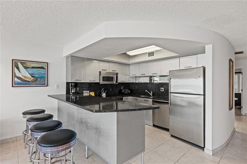 Condominium in LONGBOAT KEY FL 6701 GULF OF MEXICO DRIVE 5.jpg