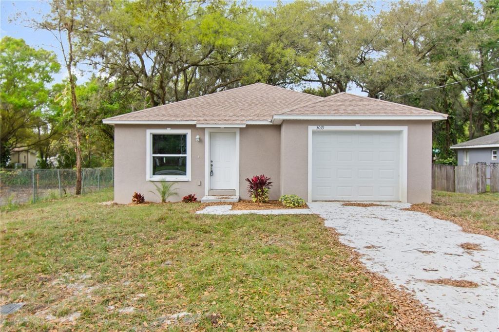 Photo of 3141 Crystal Hills Loop S, Lakeland, FL 33801 (MLS # L4959289)