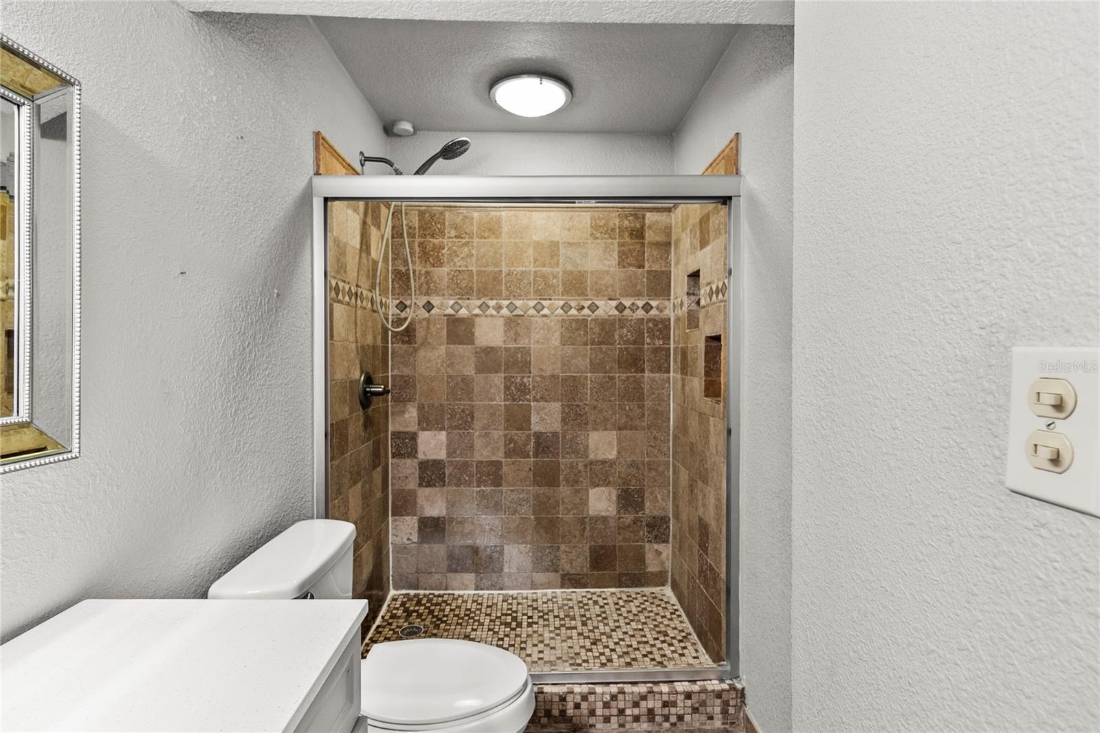 WINDMILL POINT CONDO - Residential Lease