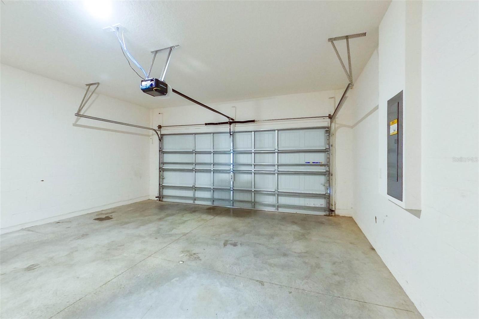 TRILBY XING PH 1 - Residential Lease