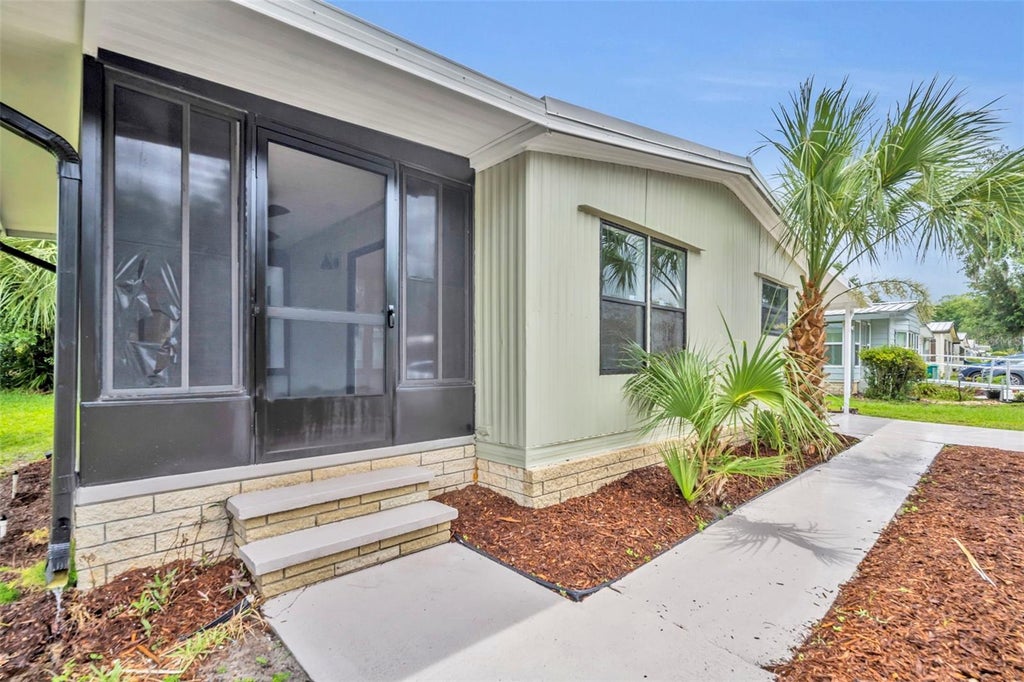 Photo of 116 Cypress Road, Wildwood, FL 34785 (MLS # G5113244)