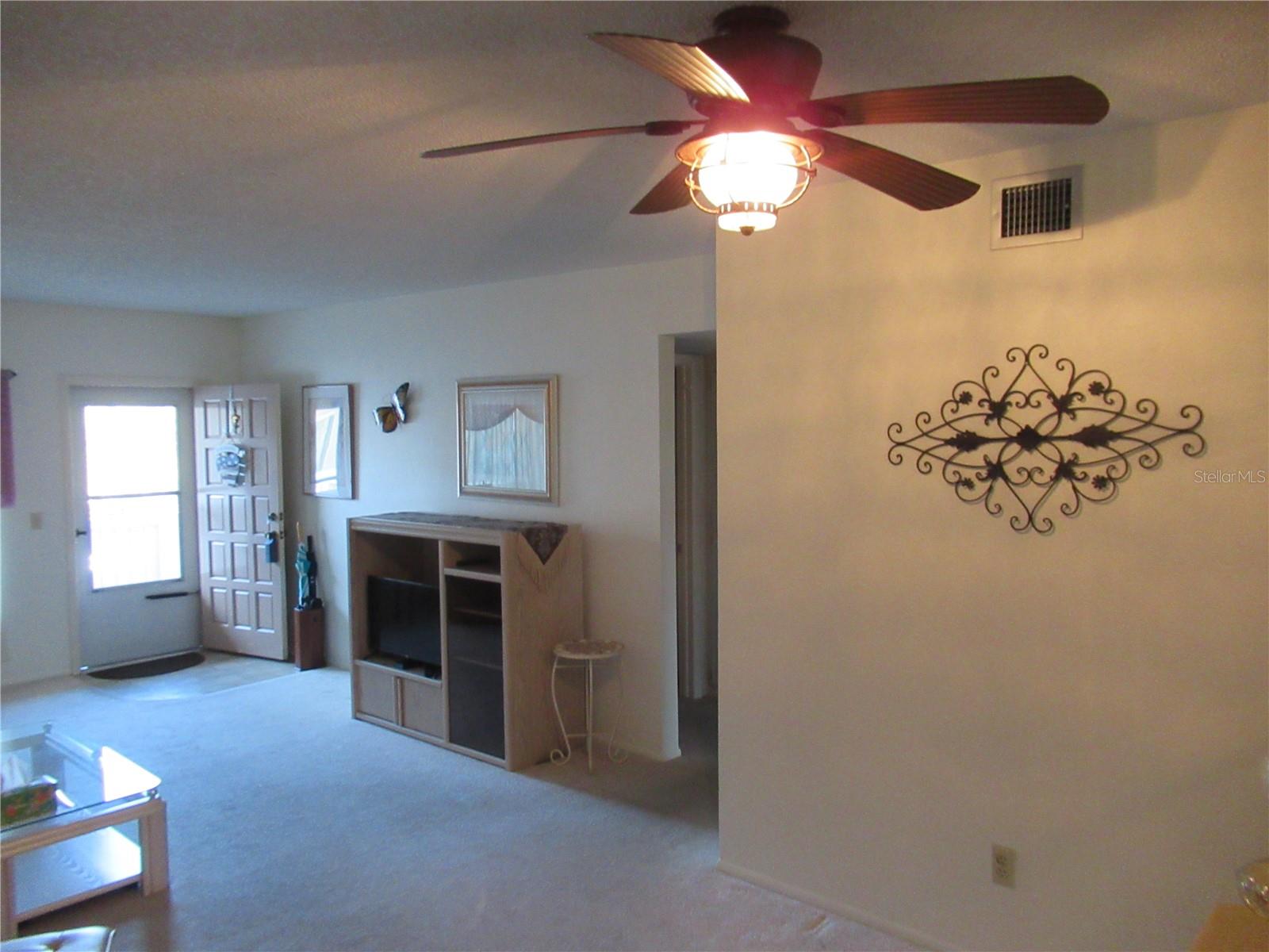 ON TOP OF THE WORLD - Residential