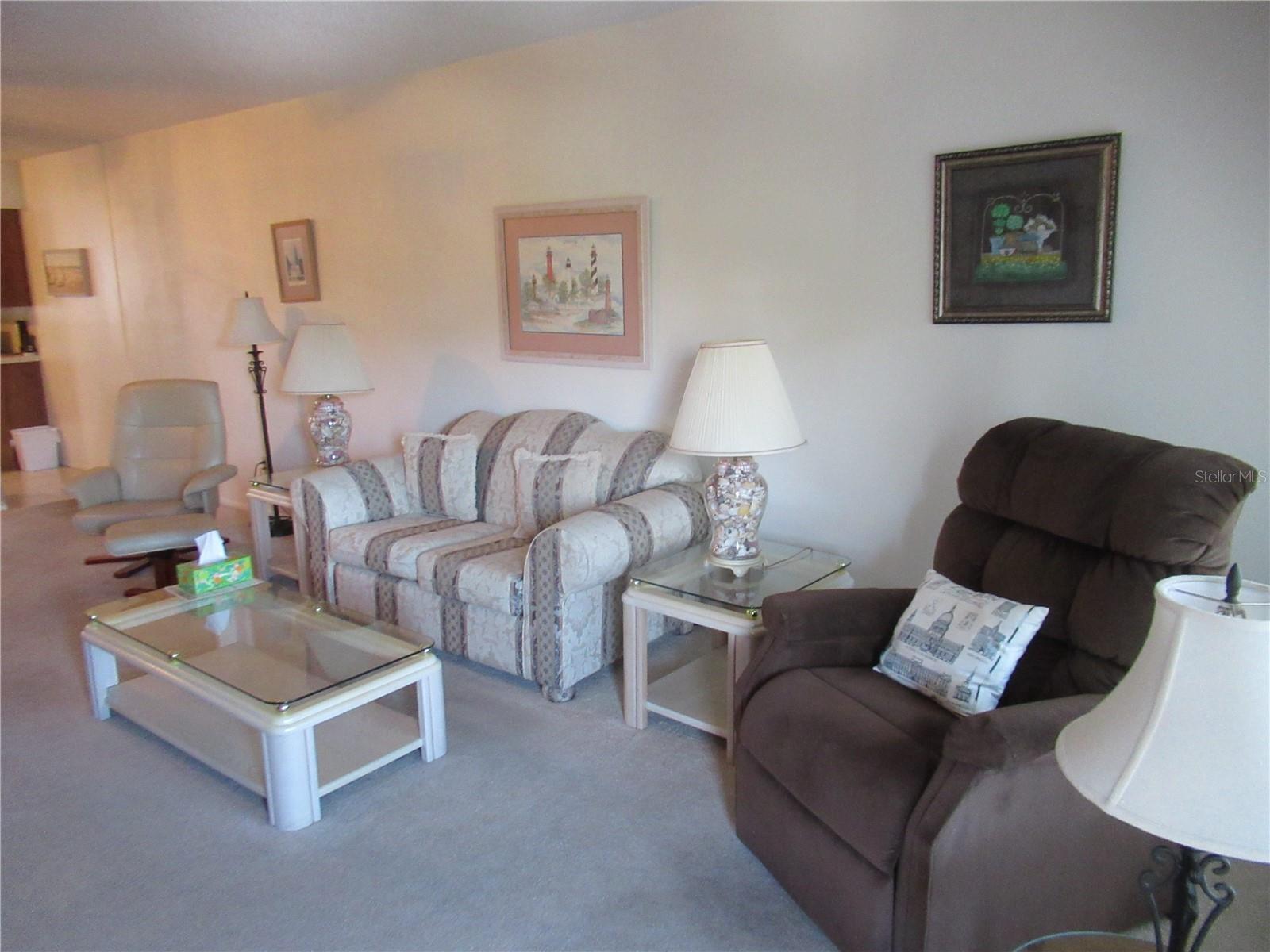 ON TOP OF THE WORLD - Residential