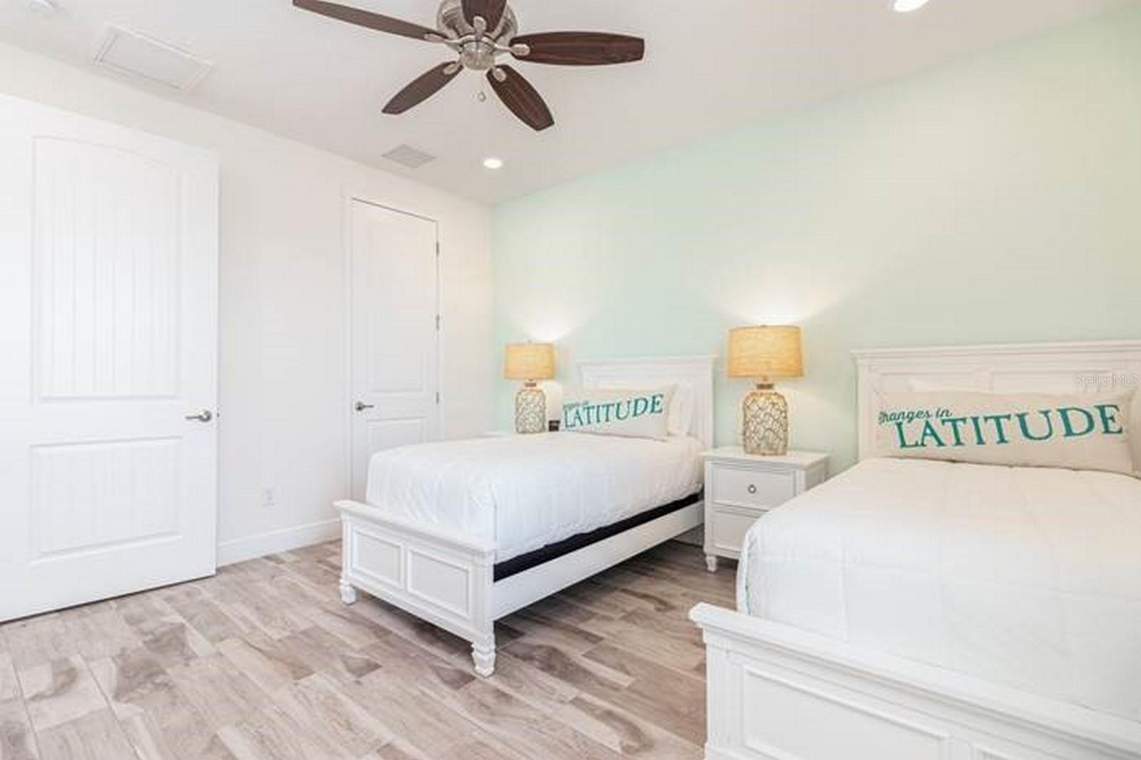 ROLLING OAKS PH 6 - Residential Lease