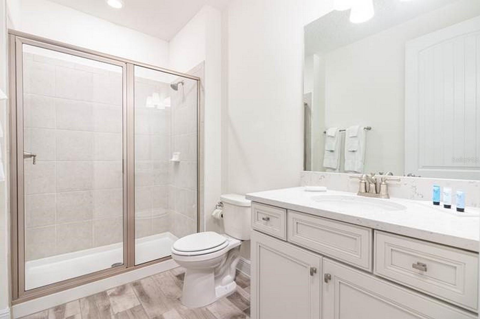 ROLLING OAKS PH 6 - Residential Lease