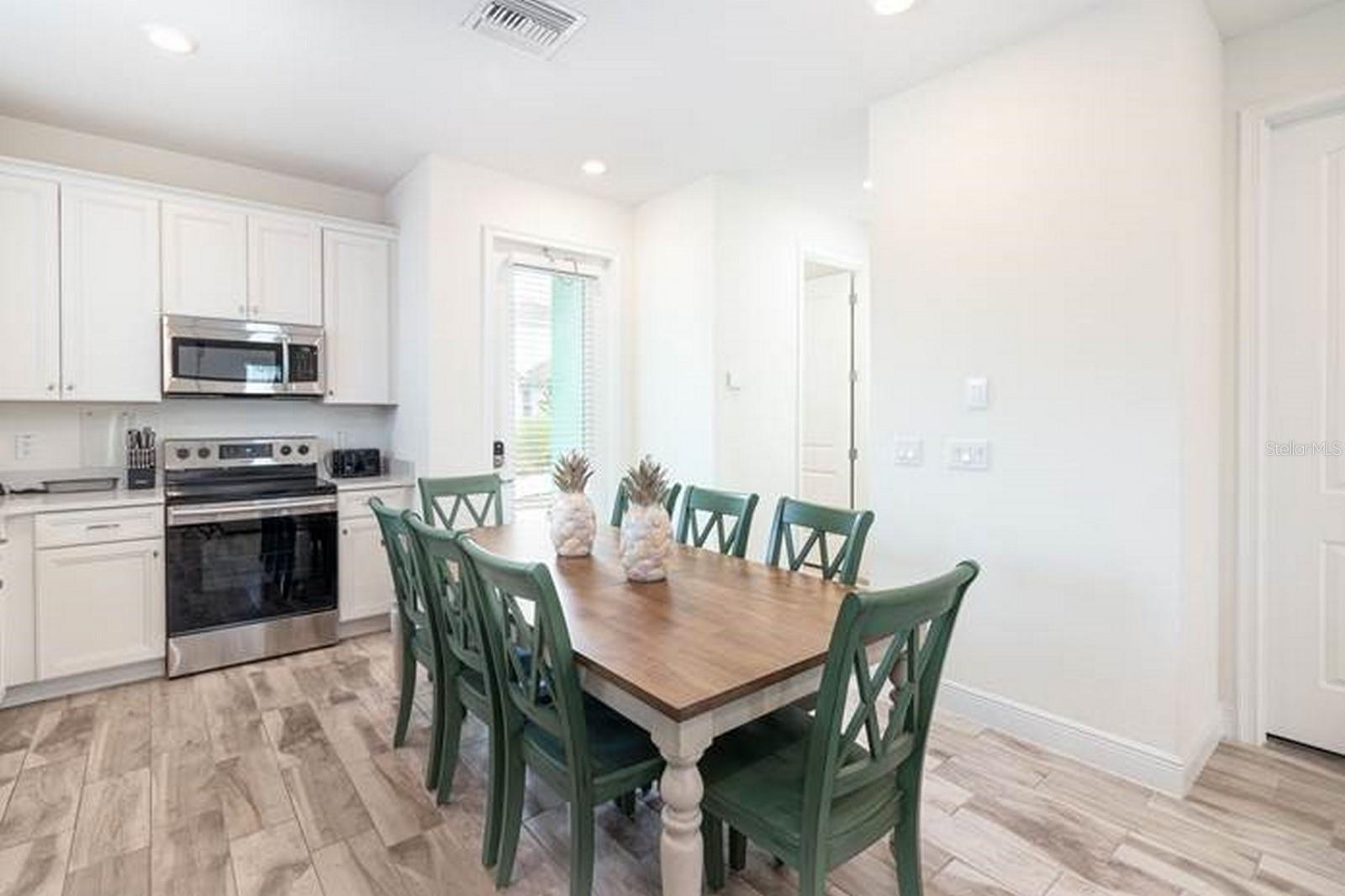 ROLLING OAKS PH 6 - Residential Lease