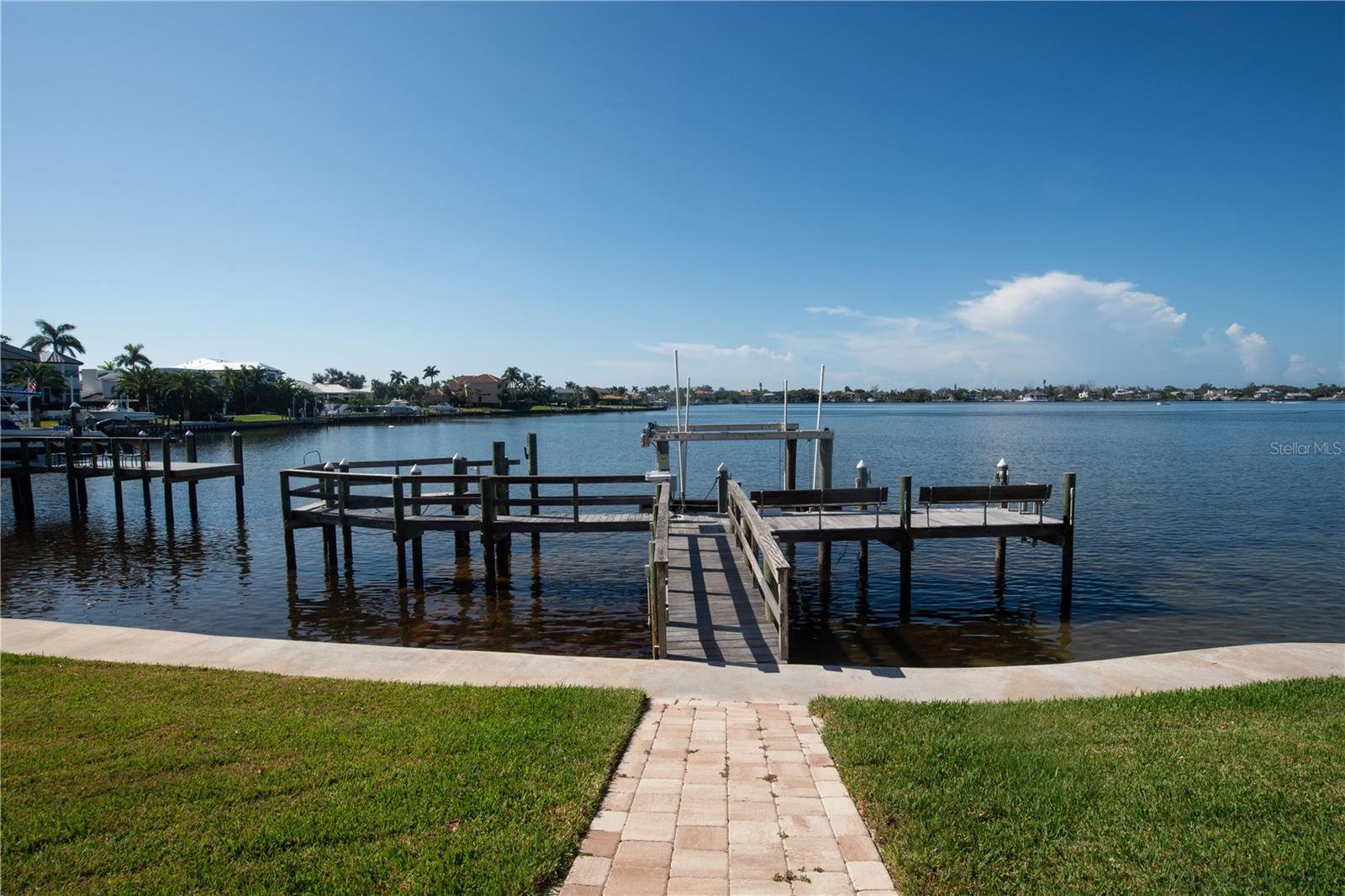 CORAL COVE - Residential Lease