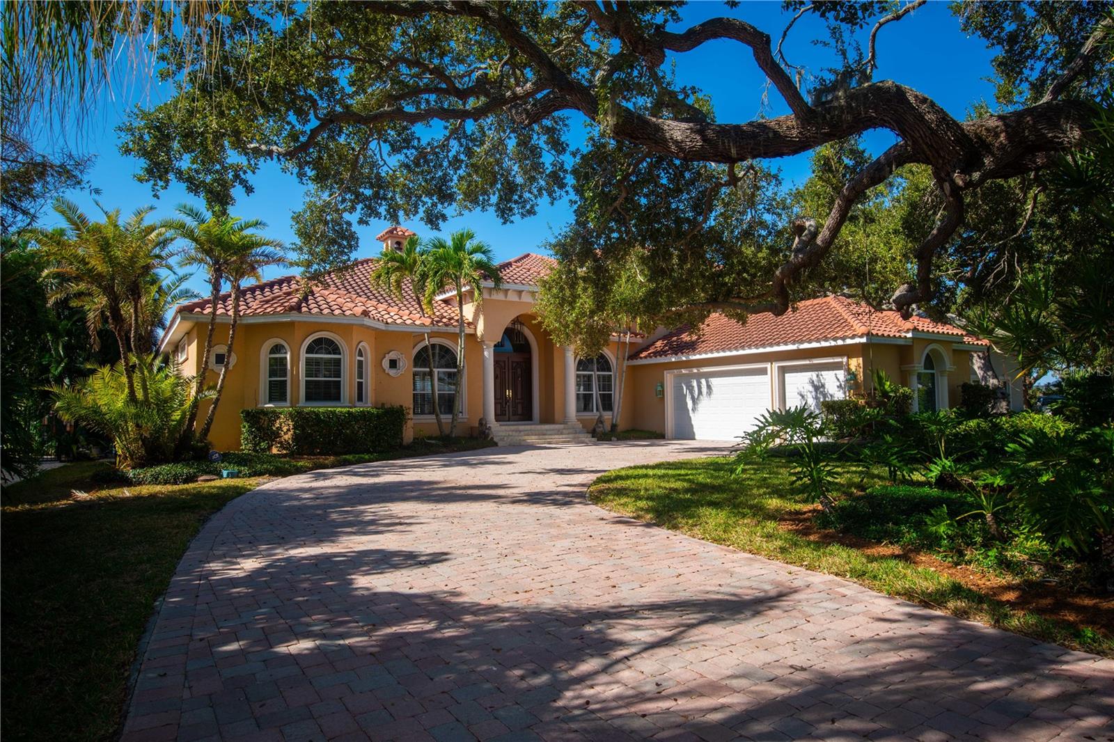 CORAL COVE - Residential Lease