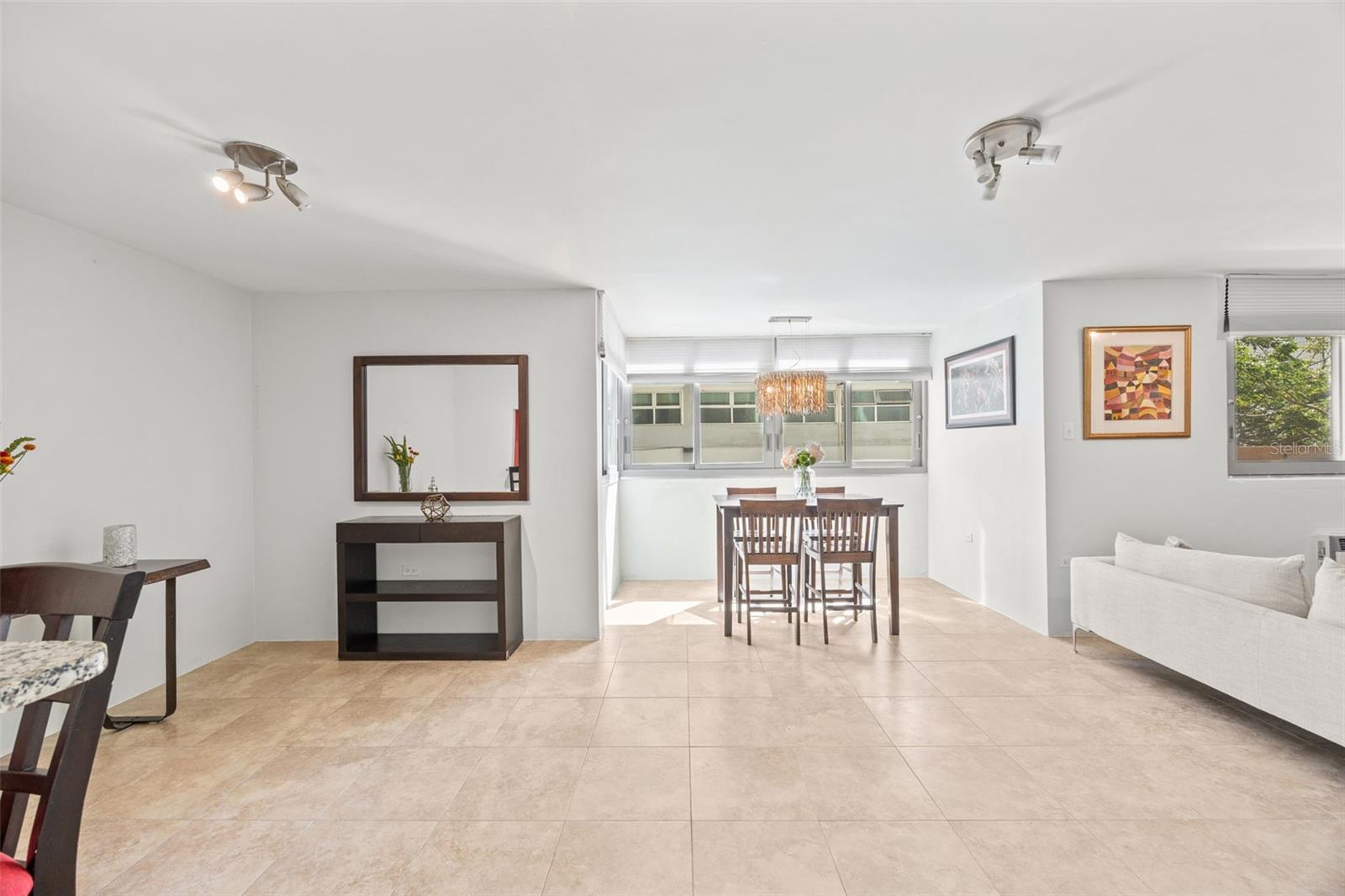 COND. WASHINGTON EXECUTIVE - Residential