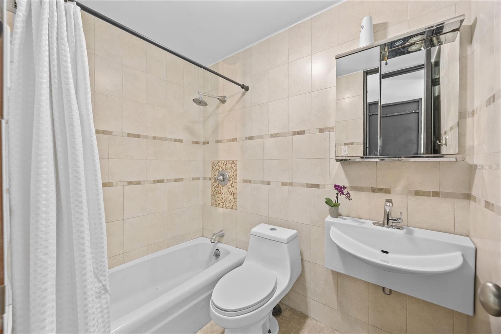 COND. WASHINGTON EXECUTIVE - Residential