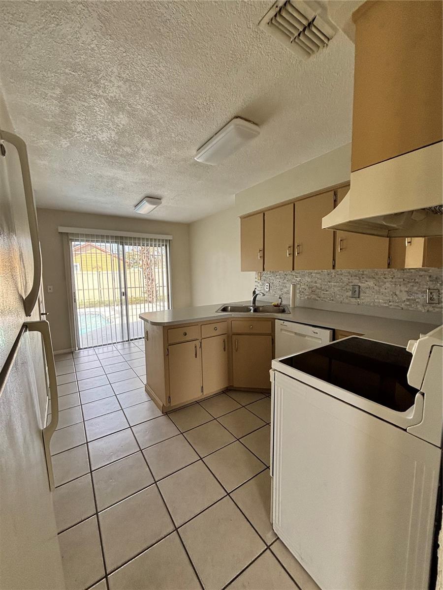 SHADOW BAY UNIT 3 - Residential Lease