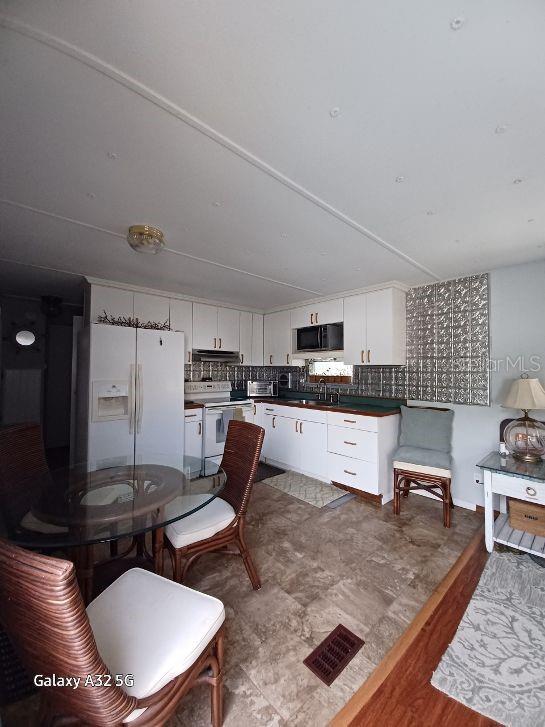 SUNSHINE PARKWAY MANOR - Residential