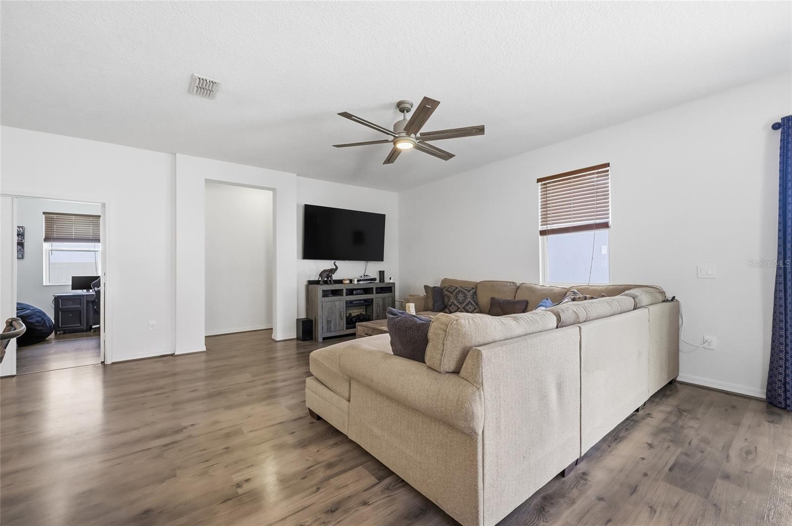 SAWGRASS POINTE PH 1 - Residential