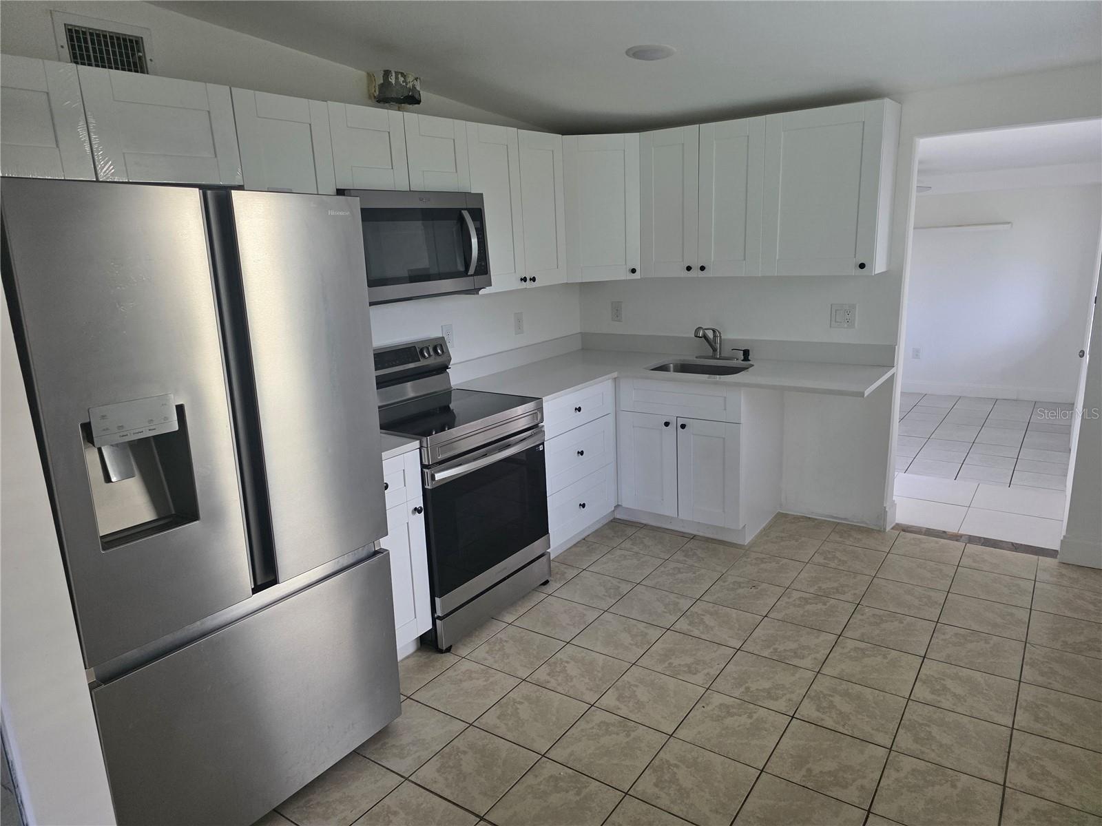 ELLIOTT & HARRISON SUB - Residential Lease