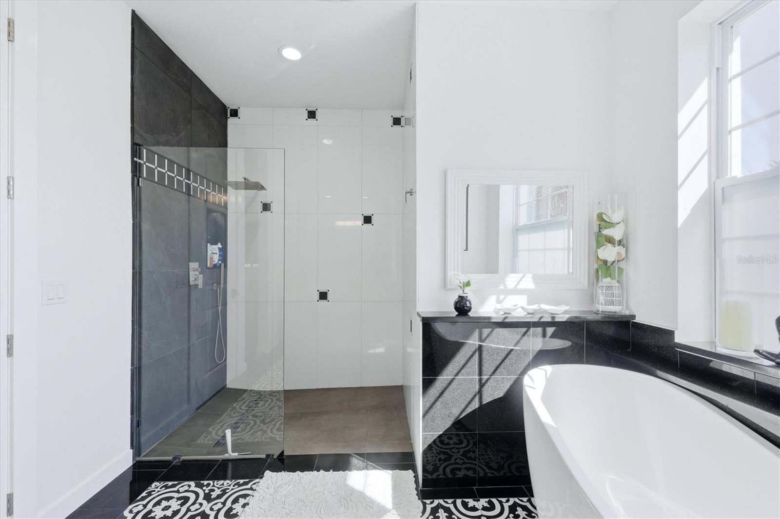 SOUTH VENICE - Residential