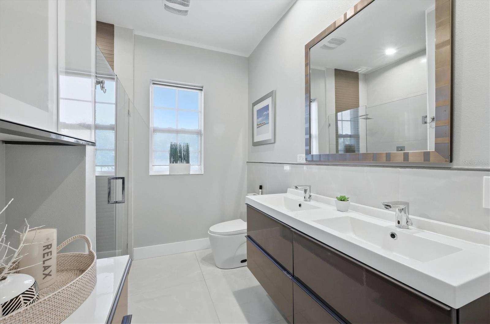 SOUTH VENICE - Residential