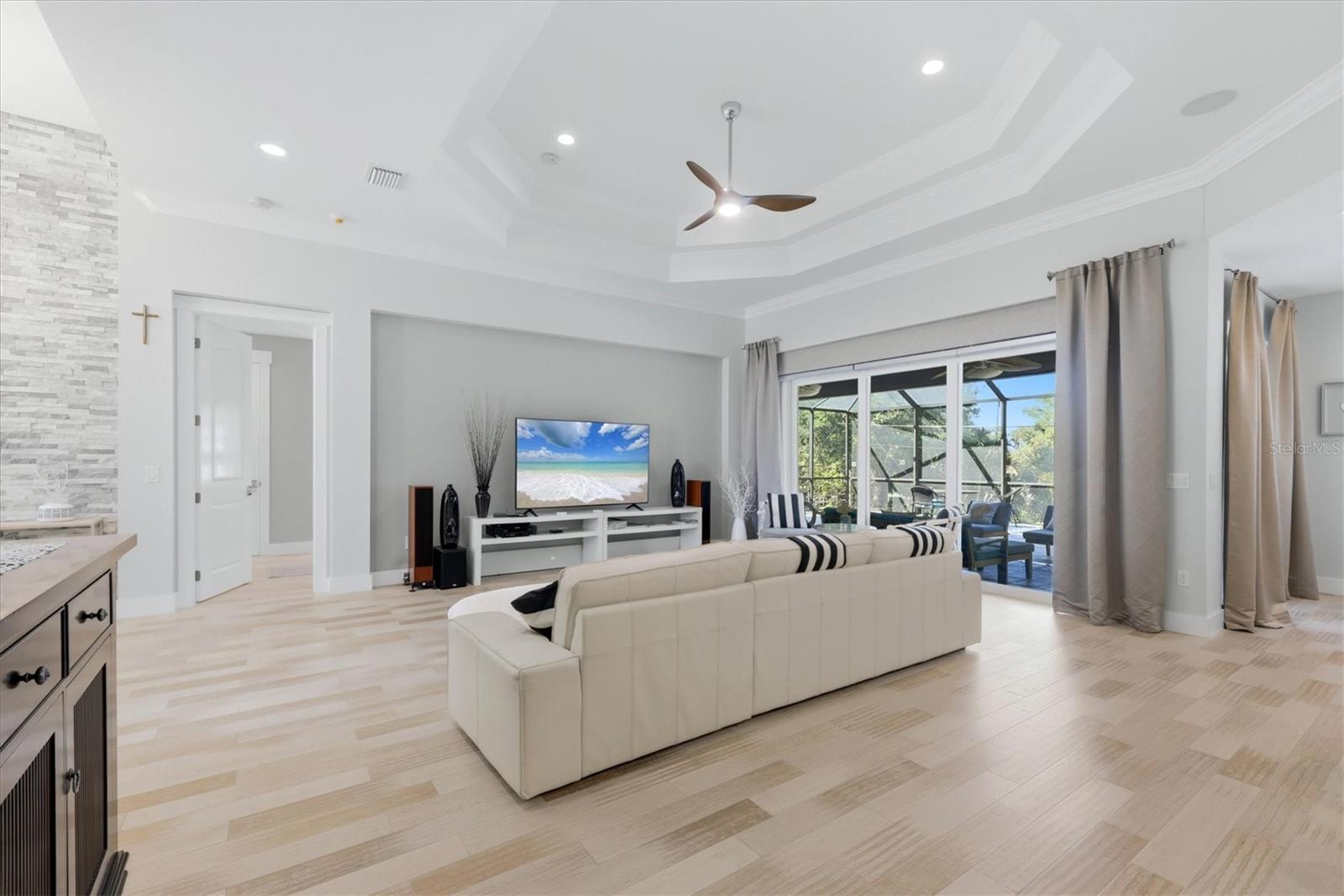 SOUTH VENICE - Residential