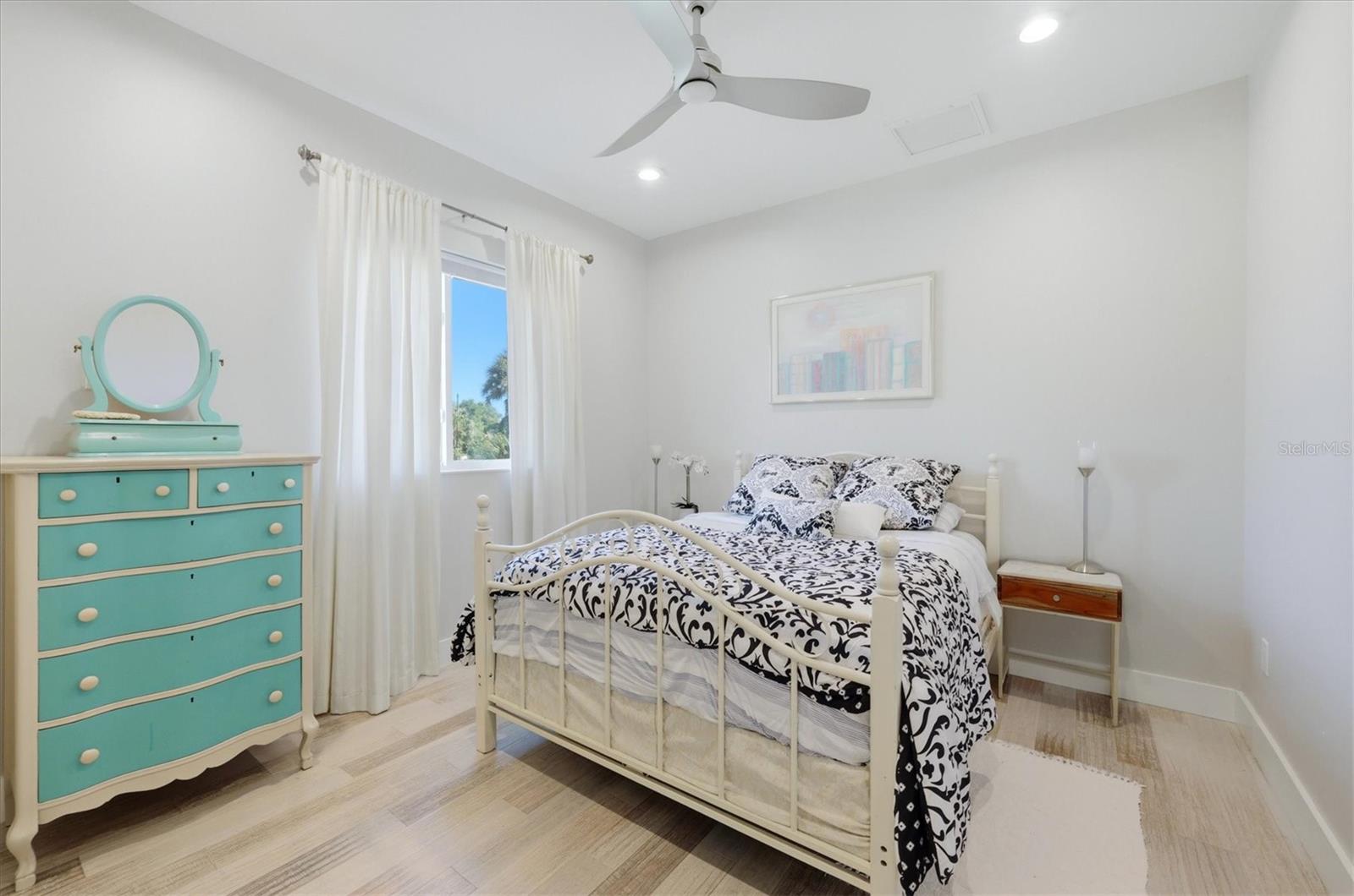 SOUTH VENICE - Residential