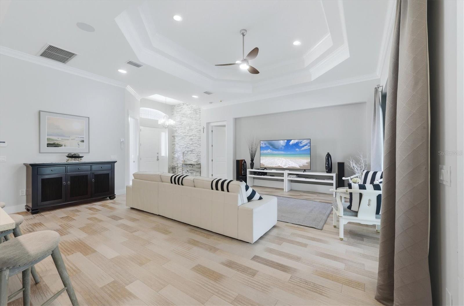 SOUTH VENICE - Residential