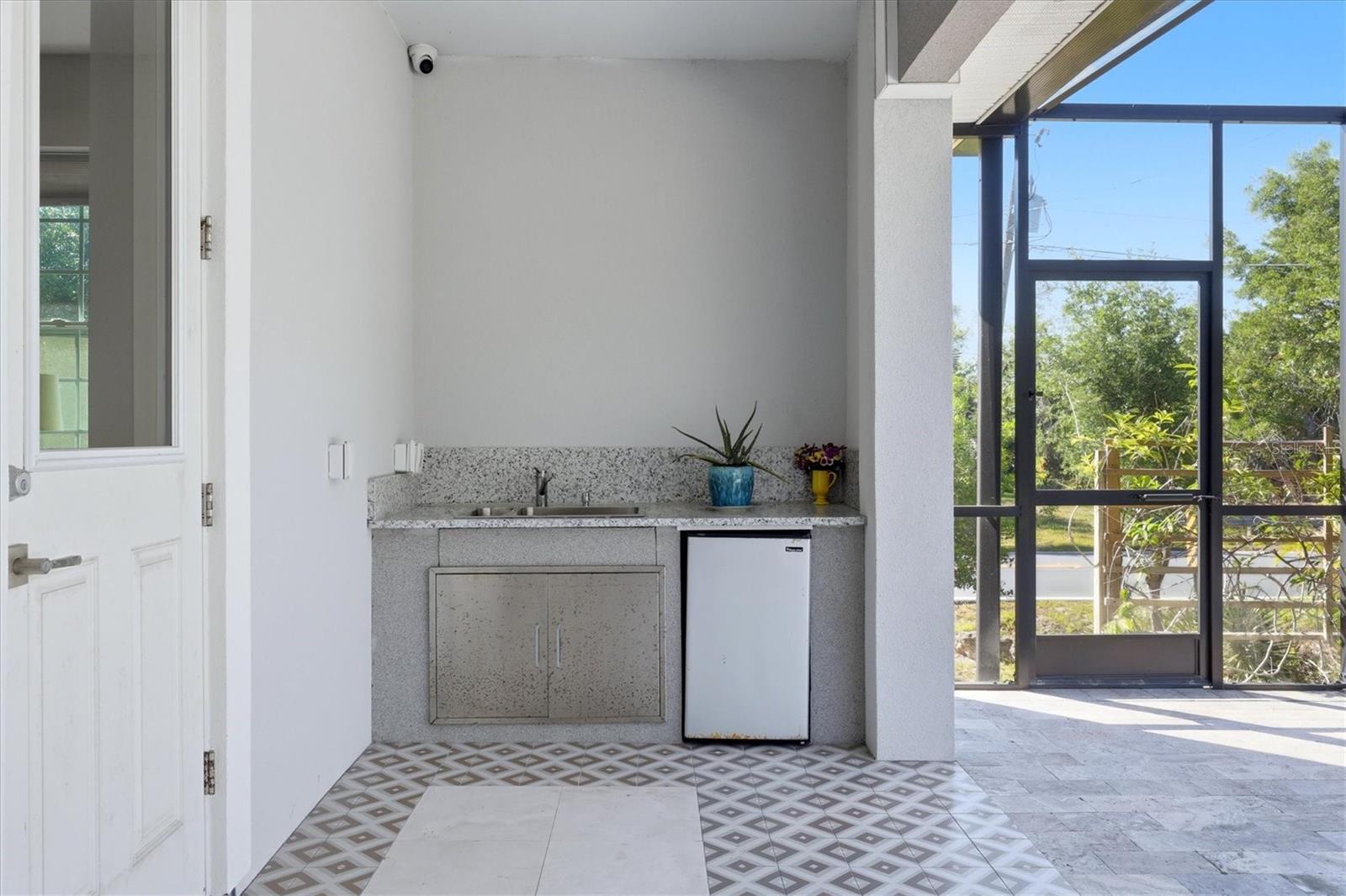 SOUTH VENICE - Residential